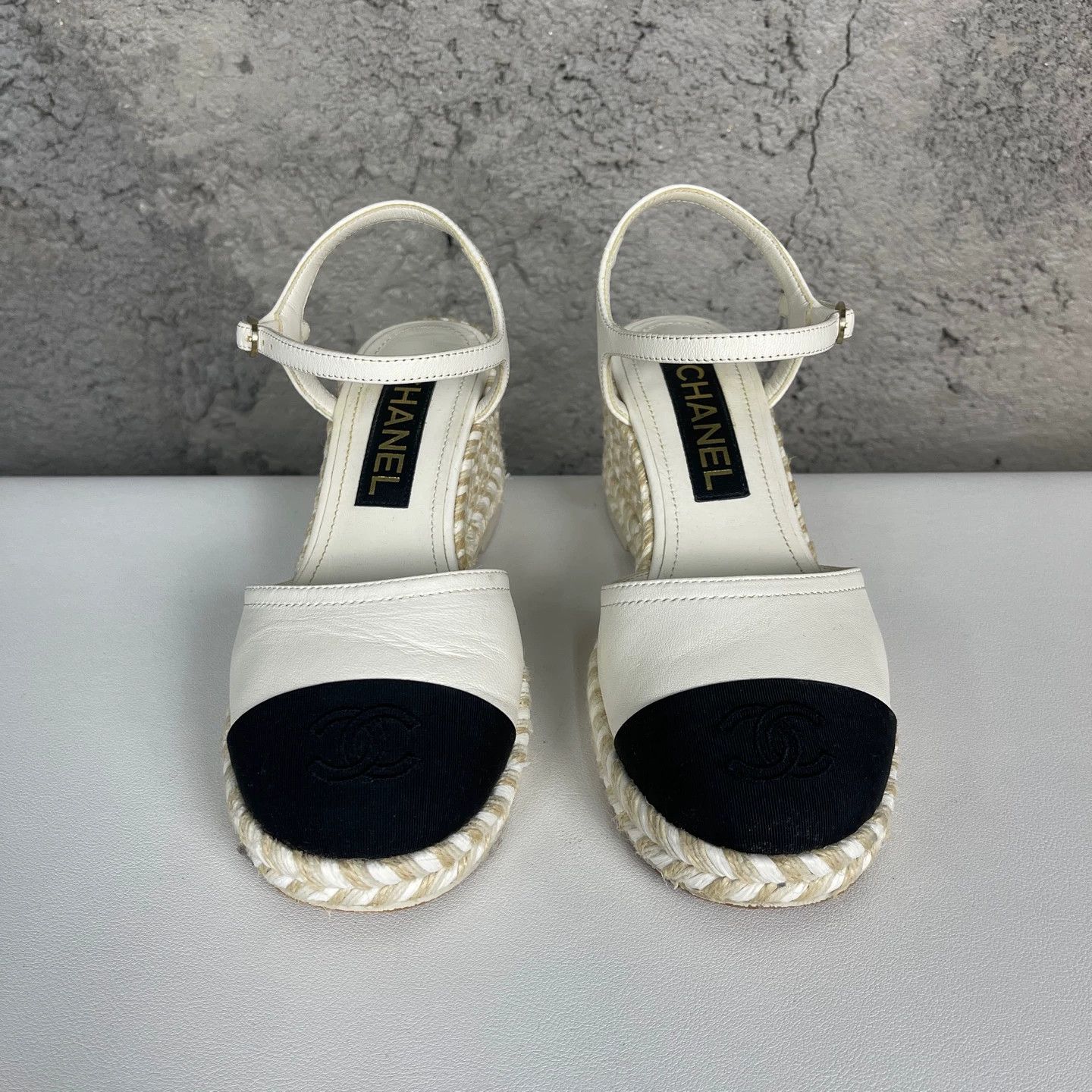 Chanel CHANEL Women's Black & White Pumps 36 99 New Size US 5.5 / IT 35.5 - 7 Thumbnail