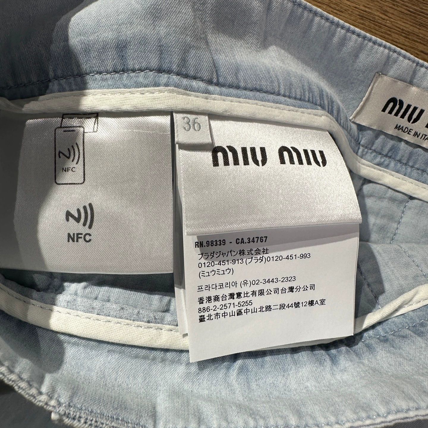 Miu Miu MIU MIU apr585 washed lowrise logo short skirt women's 36 Size 25" / US 0 / IT 36 - 4 Thumbnail