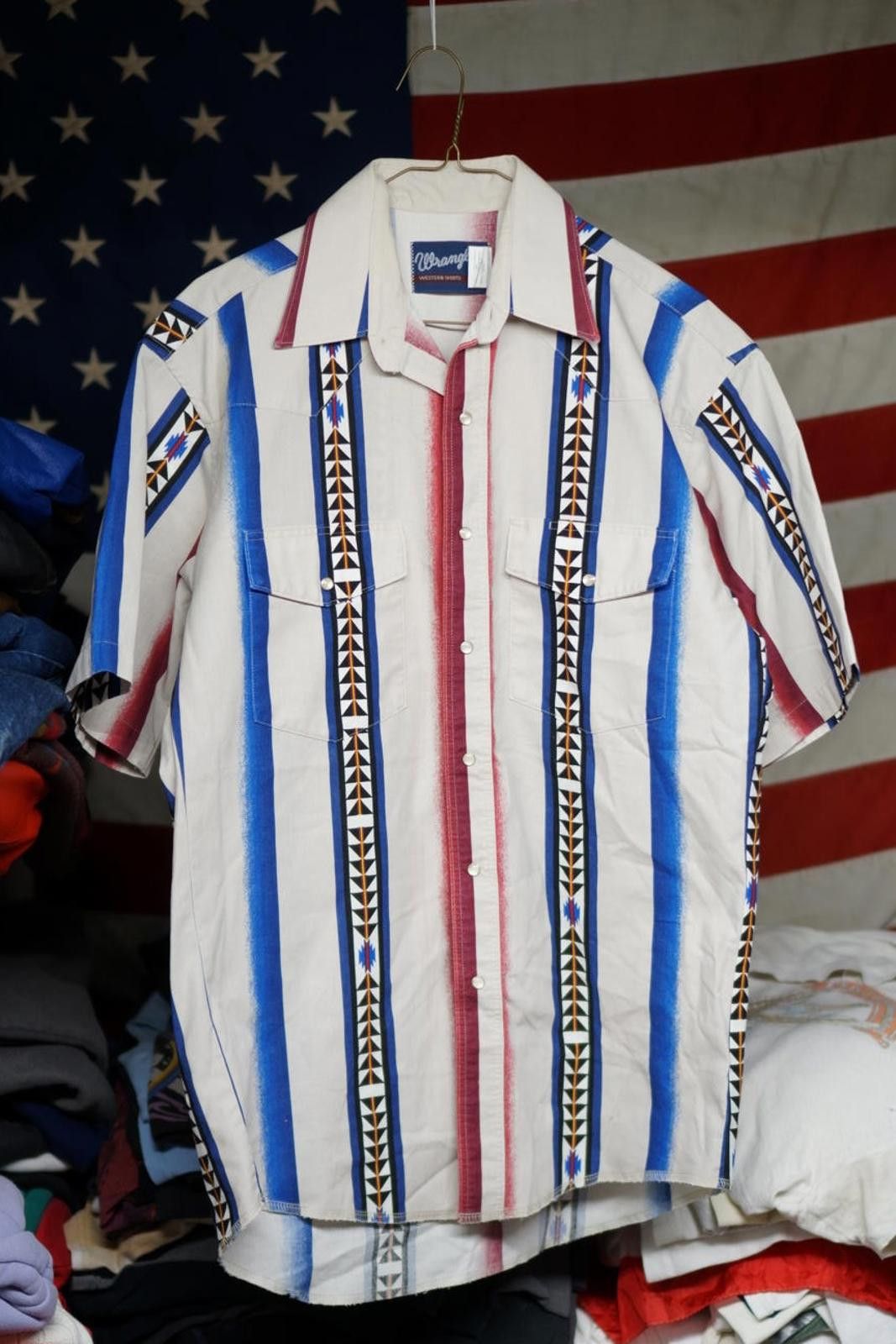 Wrangler 90s Wrangler Men's Short Sleeve Aztec Button-Up Shirt Size US M / EU 48-50 / 2 - 1 Thumbnail