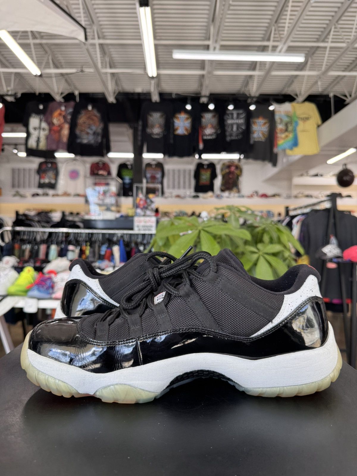 Jordan Brand Air Jordan 11 Low Infrared Size 11.5 (2014) Size US 11.5 / EU 44-45 - 4 Thumbnail