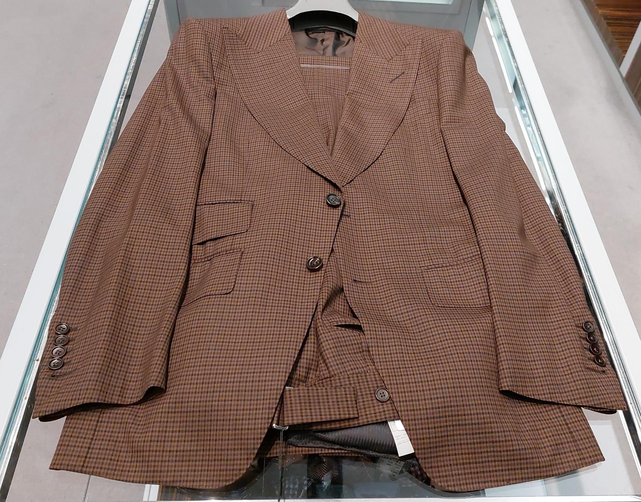 Tom Ford o1loc1c0724 Atticus Suit in Brown Black Size US S / EU 44-46 / 1 - 1 Thumbnail