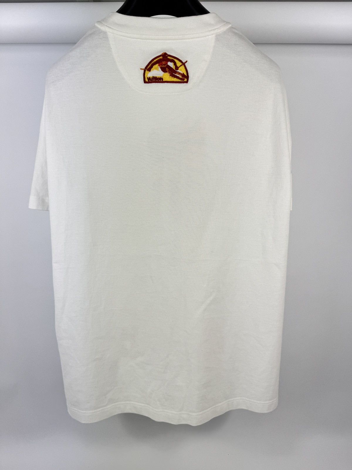 【LV SKI/スポーティなスタイルに♪】Louis Vuitton Tシャツ Louis Vuitton SKI PRINT T-SHIRT | Grailed