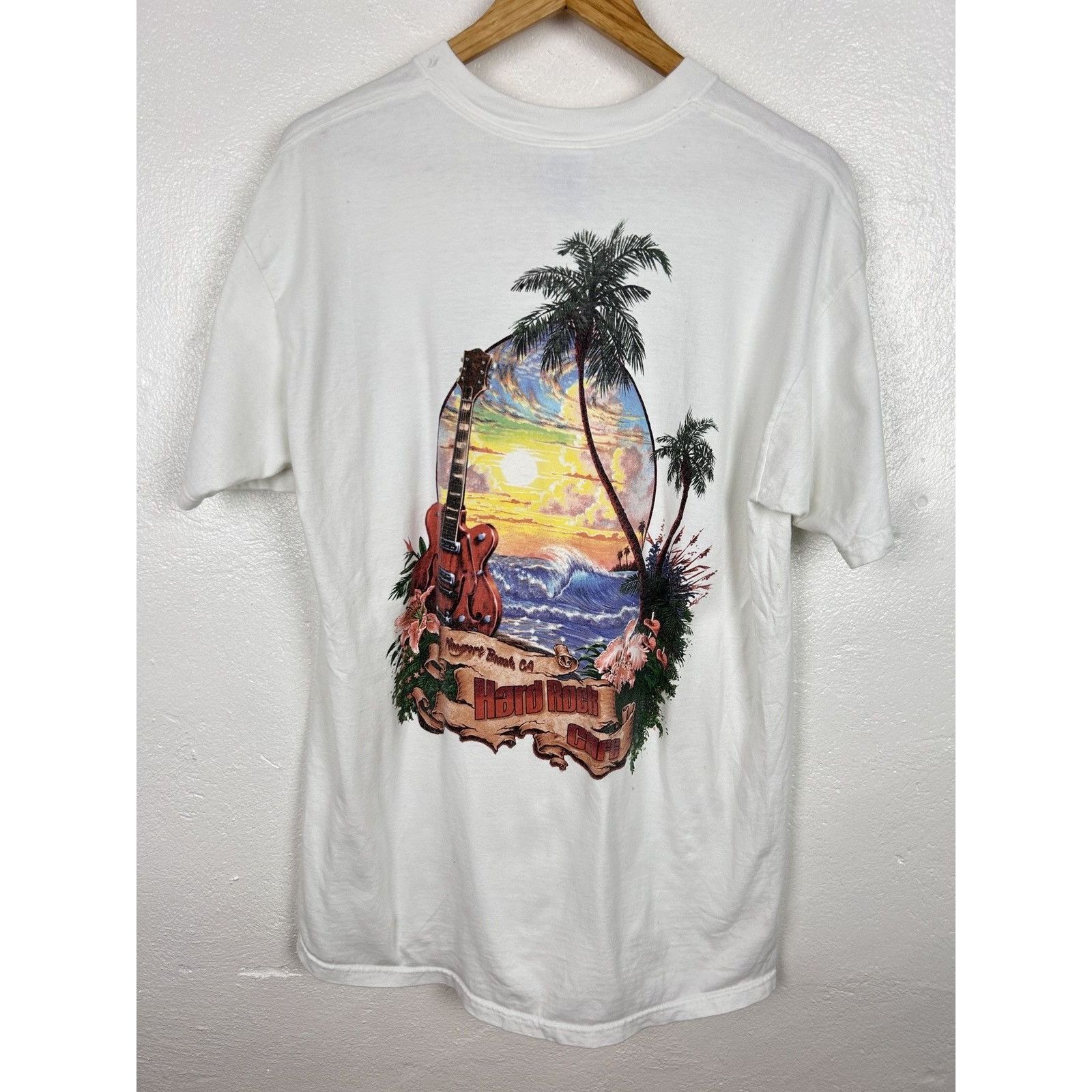 Hard Rock Cafe 90s Vintage Hard Rock Cafe Newport Beach Collectable Tee Size US XL / EU 56 / 4 - 1 Thumbnail