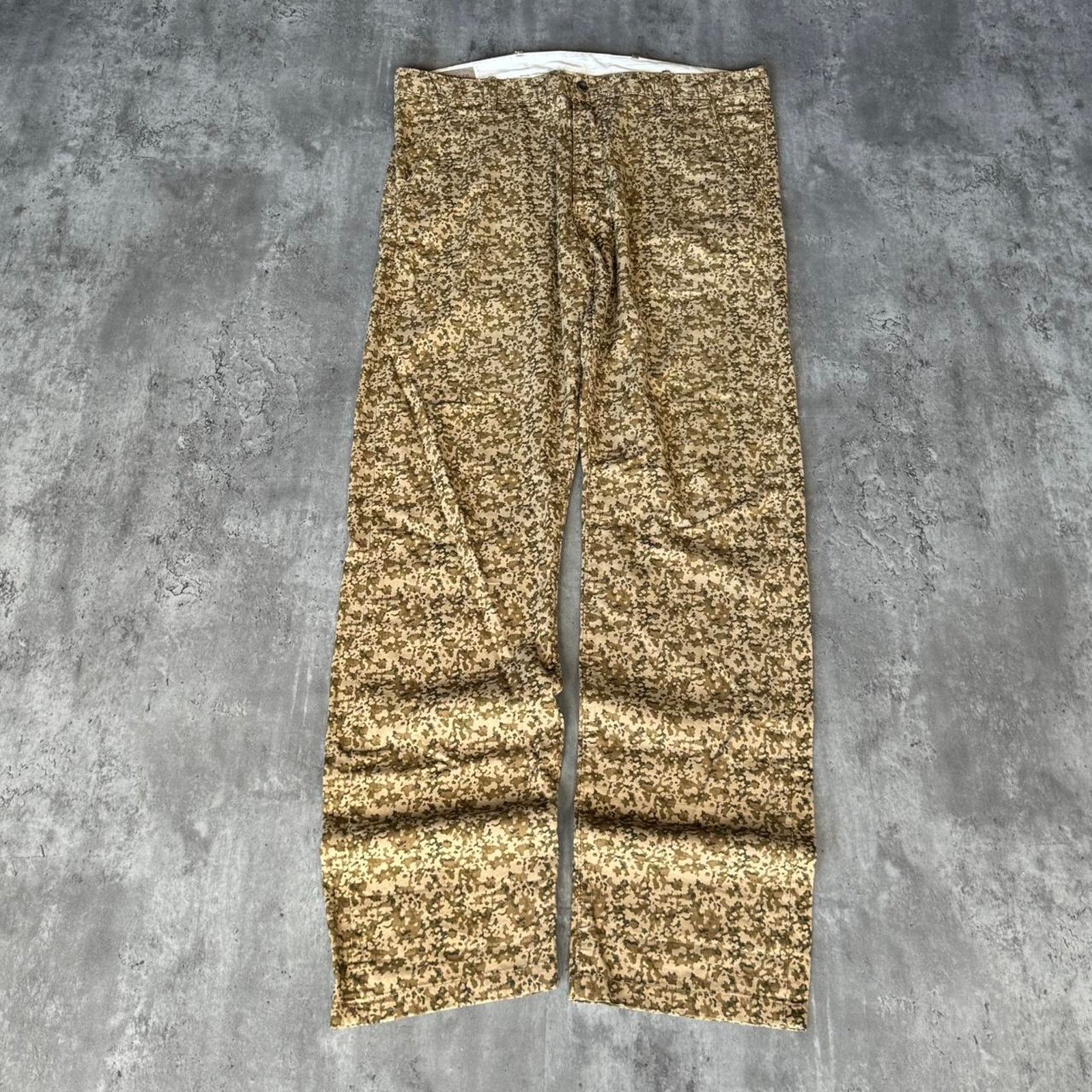 Levi's × Levi's Vintage Clothing Vintage Y2K Levi’s Baggy Camo Cargo Grunge Opium Pants Size US 38 / EU 54 - 1 Thumbnail