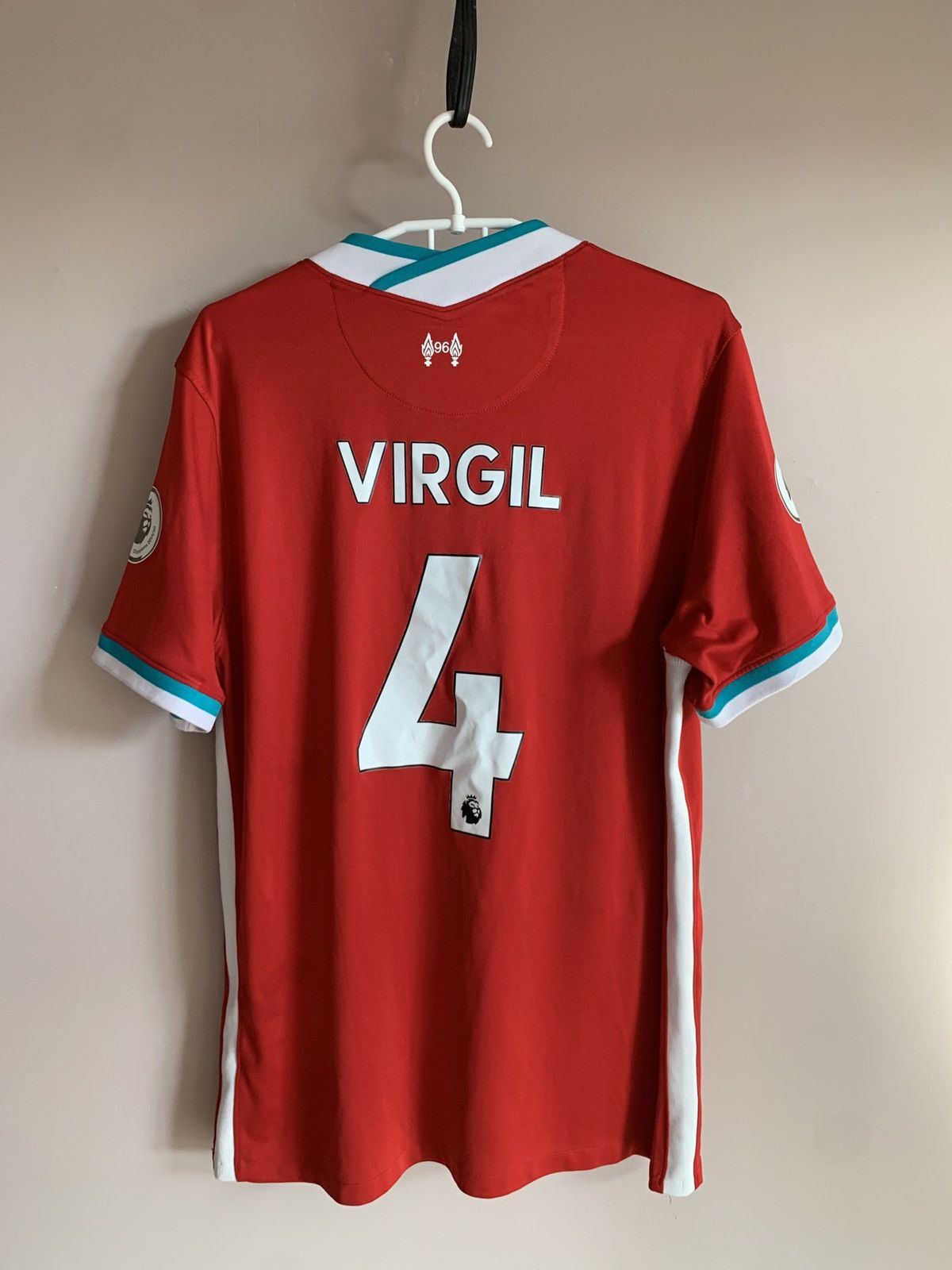 Nike Liverpool Home Football Shirt Nike Soccer Jersey Size L #4 Size US L / EU 52-54 / 3 - 1 Thumbnail