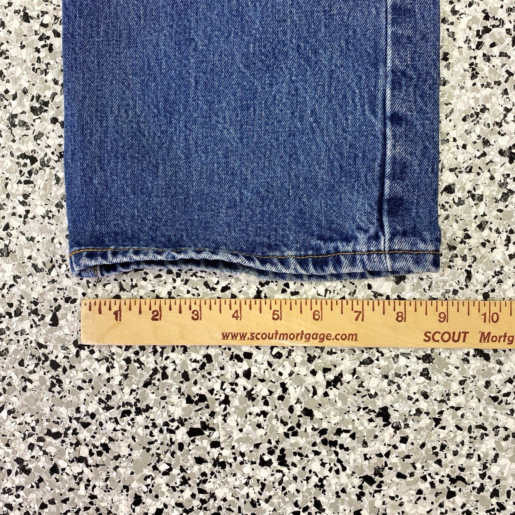 Levi's VINTAGE Levi's Jeans Mens 501 XX 35x30.5 Made In Mexico Button Fly Lightwash 90s USA 501 Series Regular Fit Mens Size US 35 - 2 Thumbnail