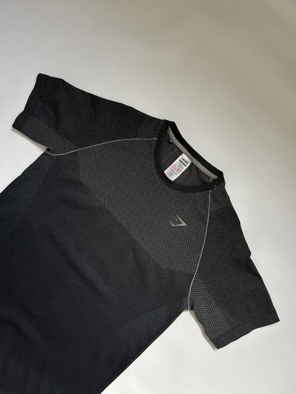 Gymshark Gymshark t shirt size M Size US M / EU 48-50 / 2 - 4 Thumbnail