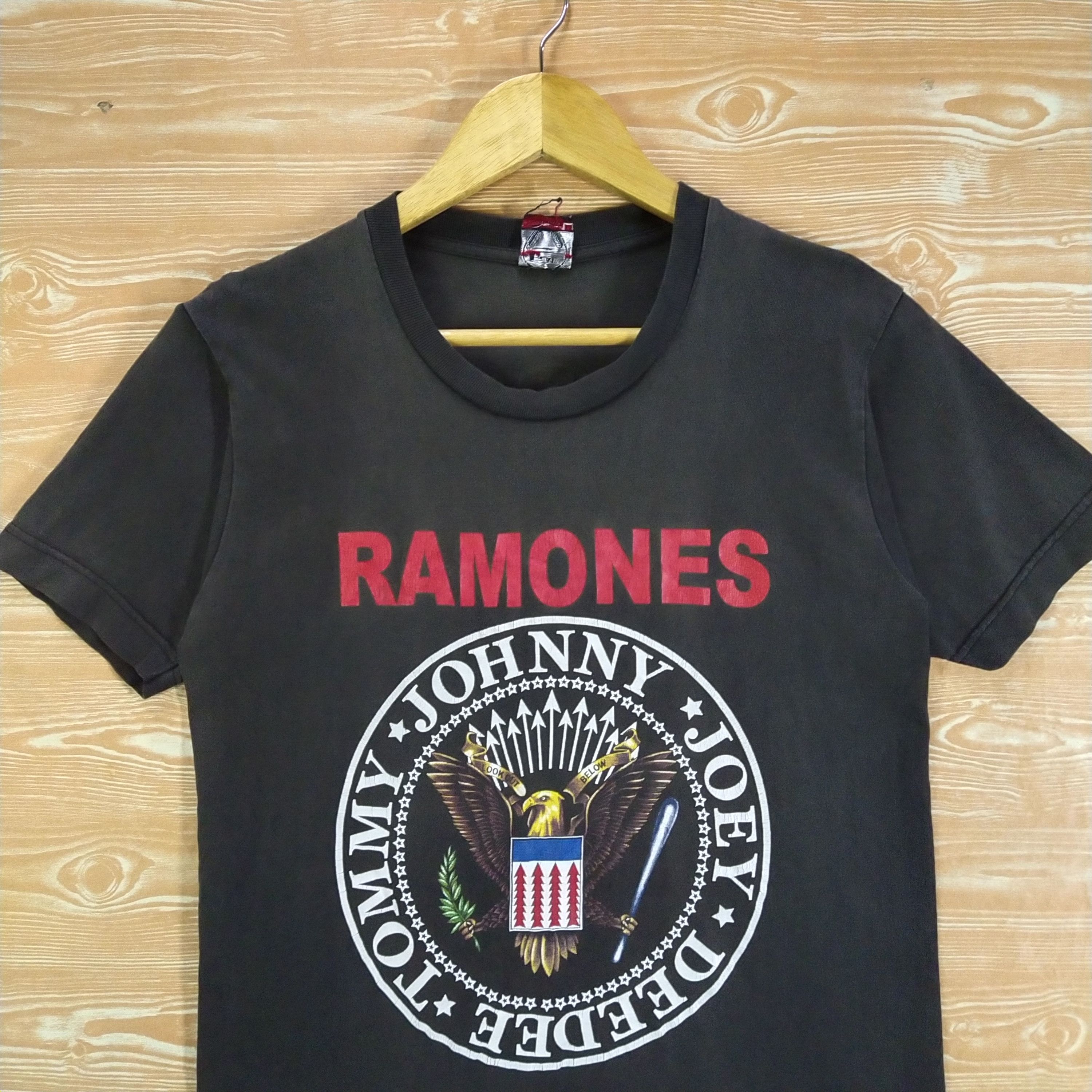 Band Tees Vintage Sunfaded Ramones Tee Size US S / EU 44-46 / 1 - 3 Thumbnail