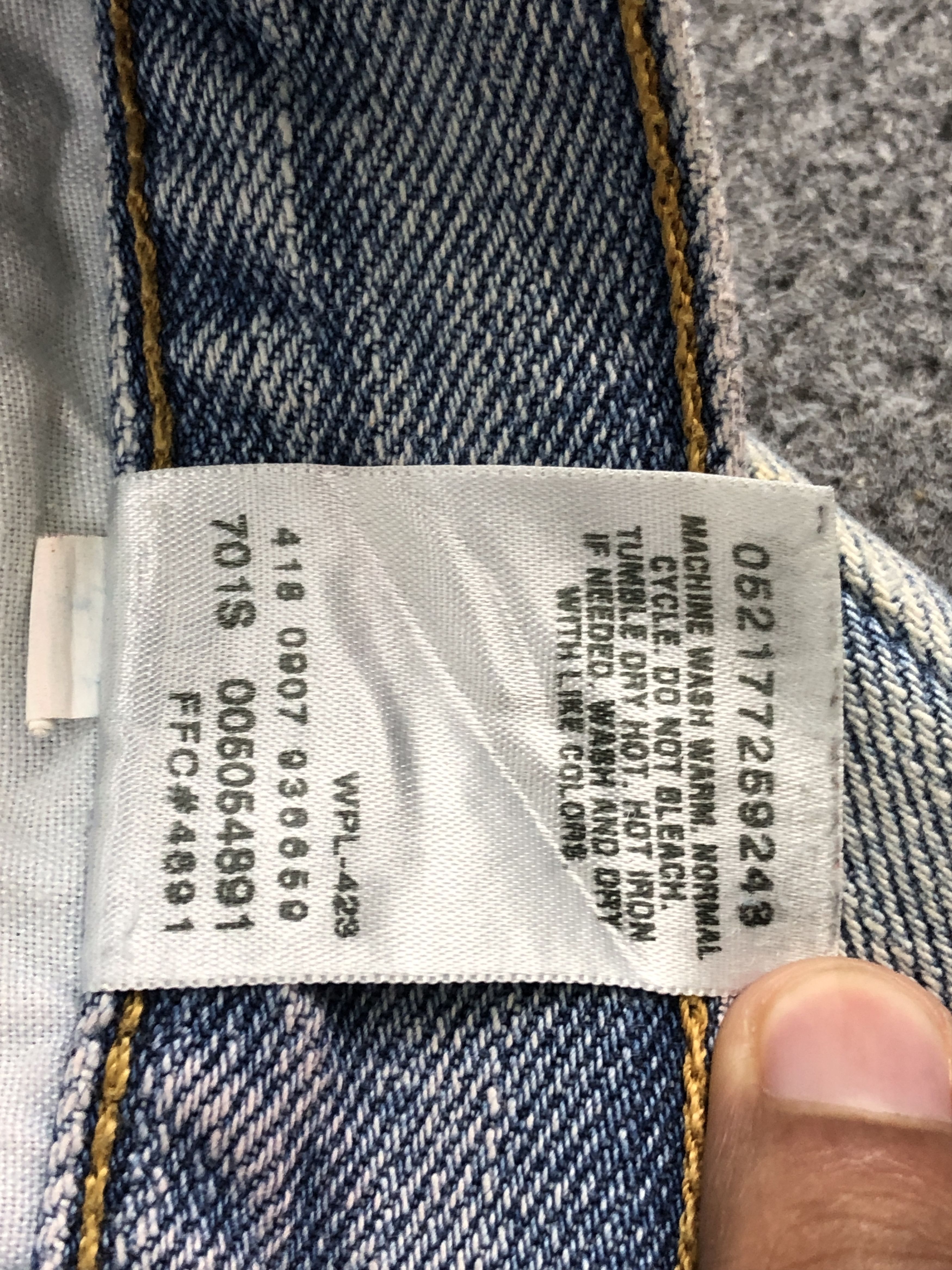 Levi's Vintage Levis 505 Regular Fit Light Wash Jeans DP2516 Size US 37 - 8 Thumbnail
