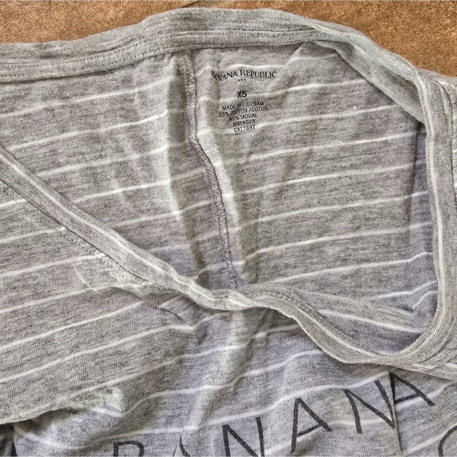 Banana Republic Light Grey Striped BR Short Sleeve Size XS / US 0-2 / IT 36-38 - 3 Thumbnail