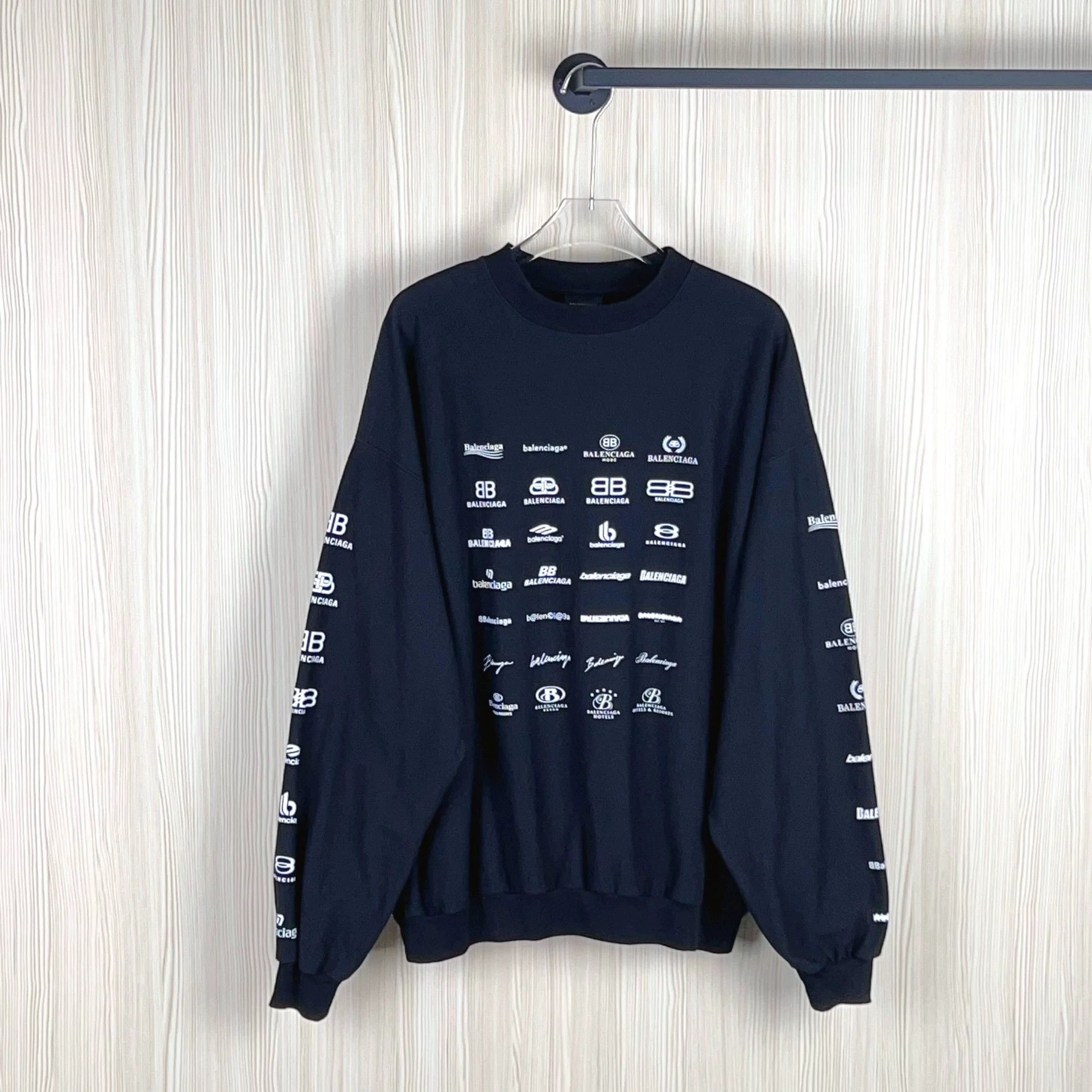 Balenciaga balenciaga graphic sweatshirt size L Size US L / EU 52-54 / 3 - 1 Thumbnail