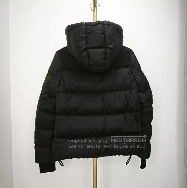 Burberry Burberry Black Winter Down Jacket for Women. Size S / US 4 / IT 40 - 7 Thumbnail