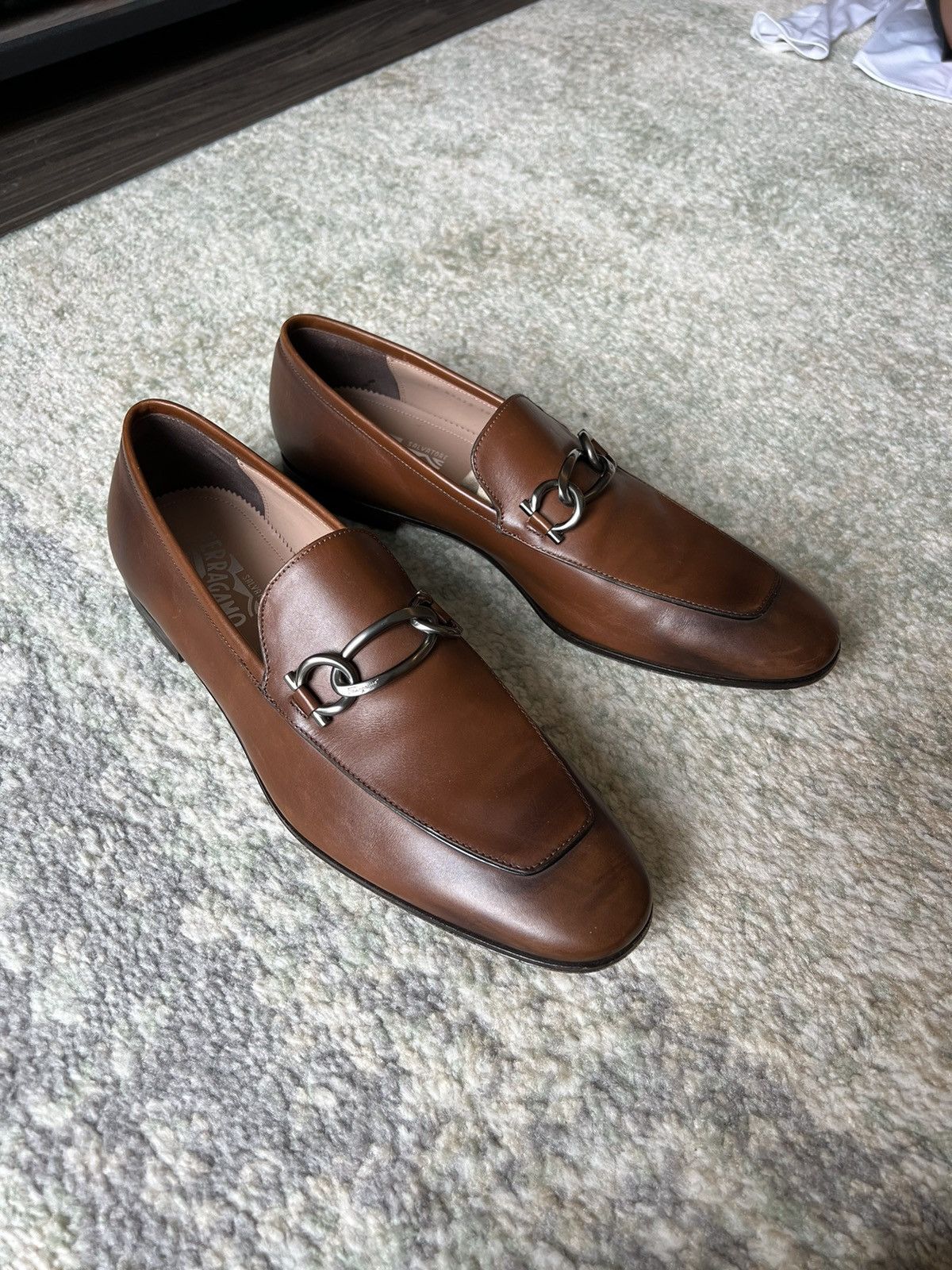 LIKE NEW! Ferragamo Leather Loafers