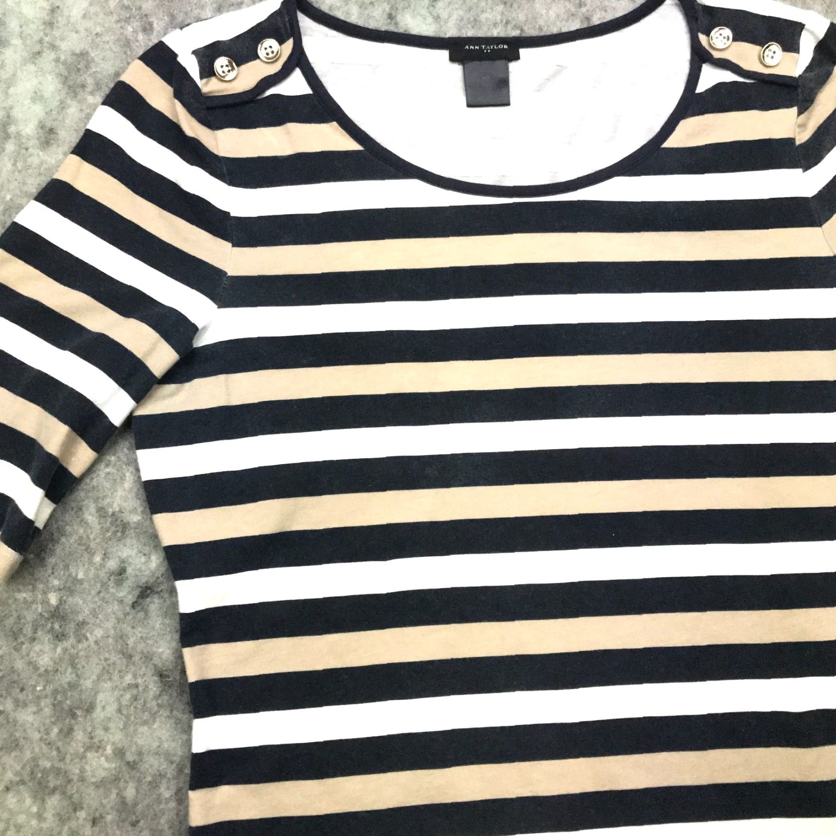 Ann Taylor Ann Taylor Shirt Blouse Womens XS Gray Tan Striped Short Sleeve Round Neck Casual Size XS / US 0-2 / IT 36-38 - 2 Thumbnail