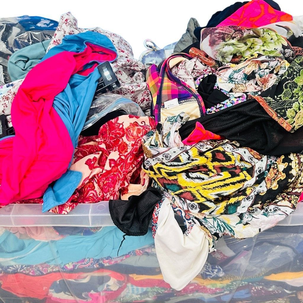 Designer SWIMWEAR MYSTERY BOX Swimsuits Bikinis One Piece Two Piece C Size XL / US 12-14 / IT 48-50 - 1 Thumbnail
