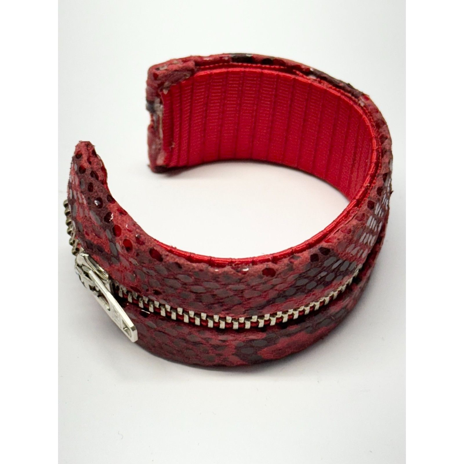 Vintage Vintage red snakeskin leather zipper cuff bracelet Size ONE SIZE - 2 Thumbnail