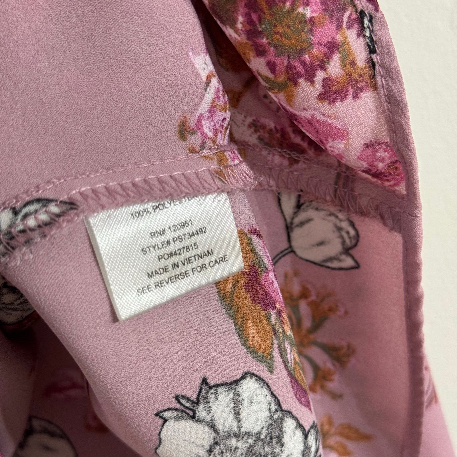 Other Pink Rose Purple Floral Cold Shoulder Top Size Medium Size M / US 6-8 / IT 42-44 - 7 Thumbnail