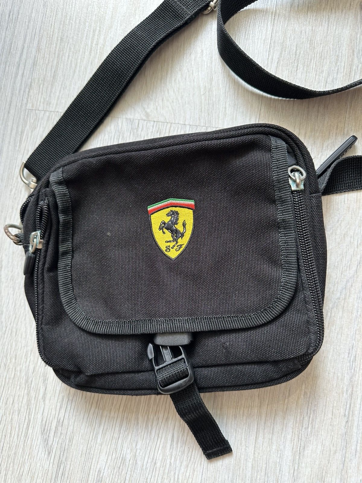 Ferrari Vintage Ferrari Formula One Racing Small Messenger Bag Size ONE SIZE - 2 Thumbnail