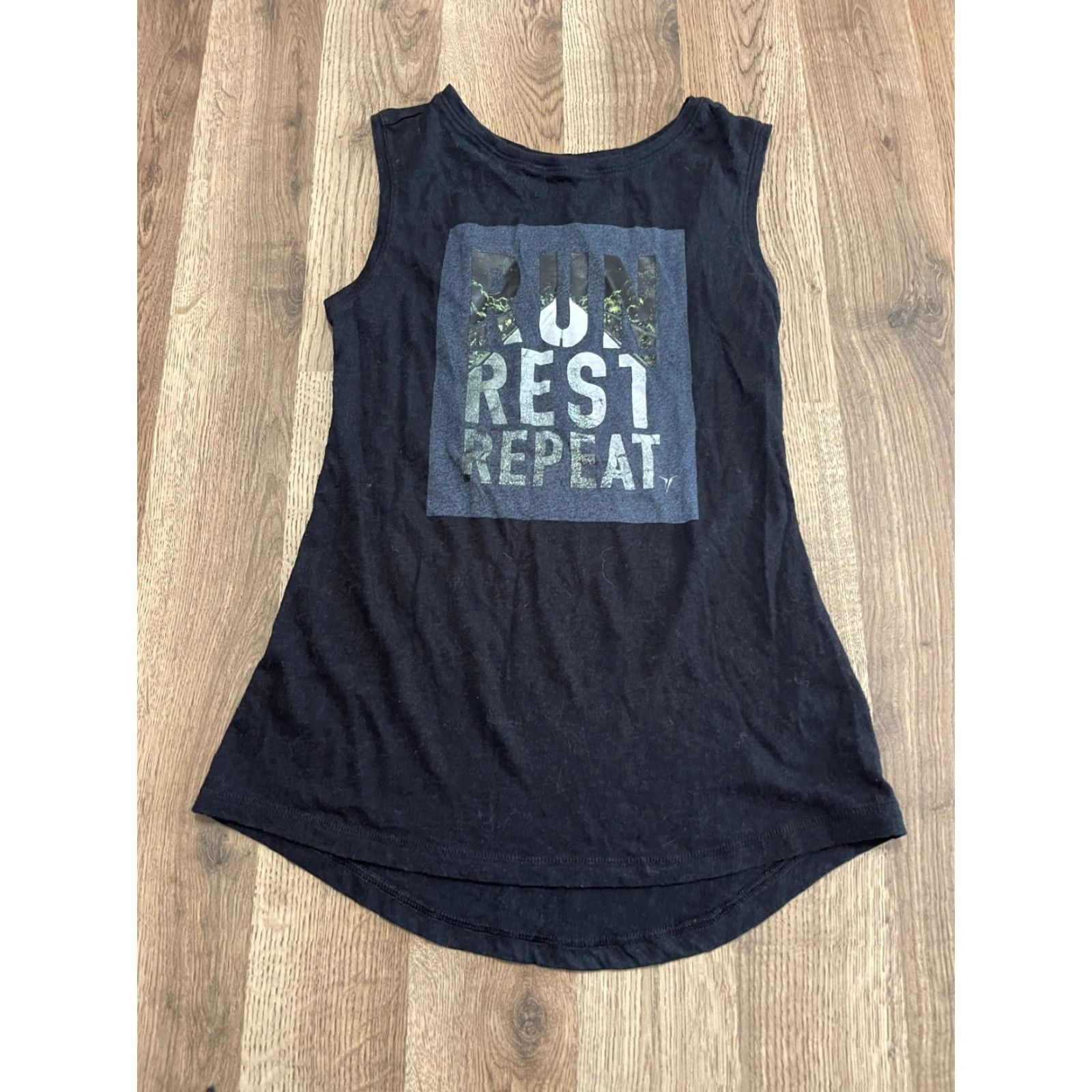 Old Navy Old Navy Tank Top Women's XS Black Semi-Fitted RUN REST REPEAT Tank XS Black Old Navy Women Tank Size XS / US 0-2 / IT 36-38 - 2 Thumbnail