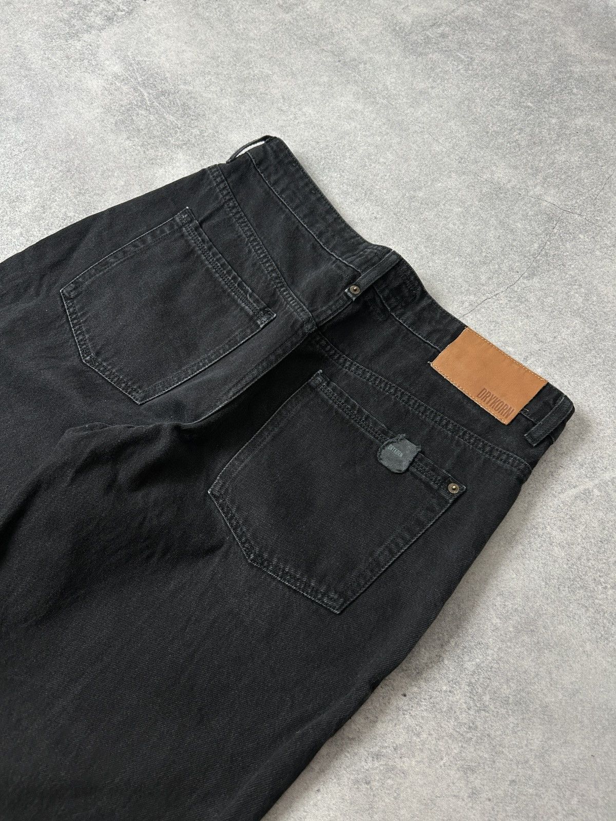 DRYKORN Drykorn black wide leg denim jeans in a modern relaxed Size US 31 - 3 Thumbnail