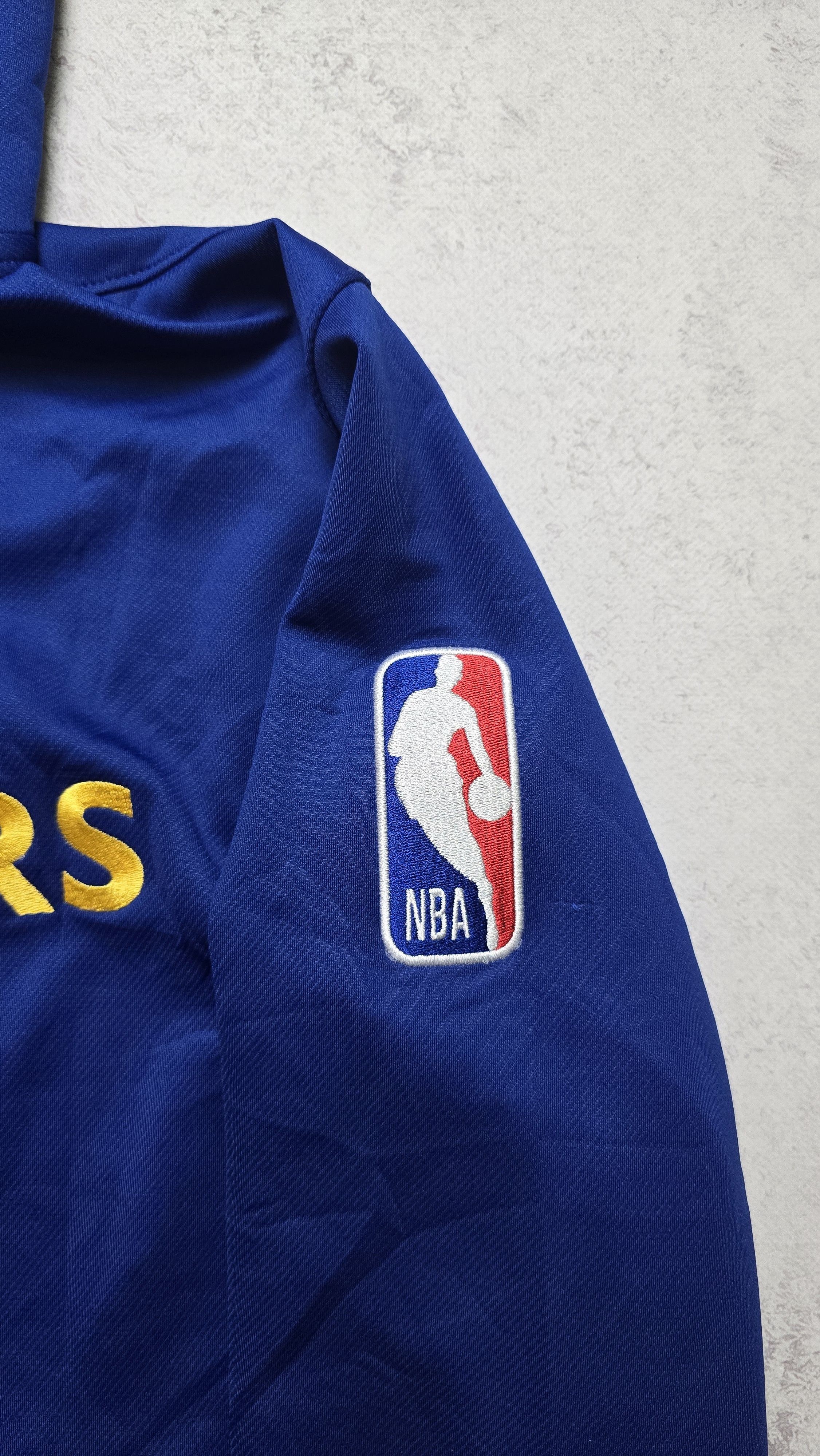 Nike GOLDEN STATE WARRIORS SHOWTIME DRI-FIT NBA FULL-ZIP HOODIE Size US M / EU 48-50 / 2 - 12 Thumbnail