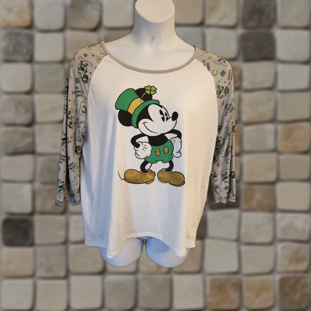 Disney VINTAGE? No. Juniors Disney St. Patrick's Day Mickey Mouse 3/4 Sleeve Shirt XXL 2XL Gray Crew Neck T-Shirt Womens Boys Girls? Size XXL / US 16-18 / IT 52-54 - 1 Thumbnail