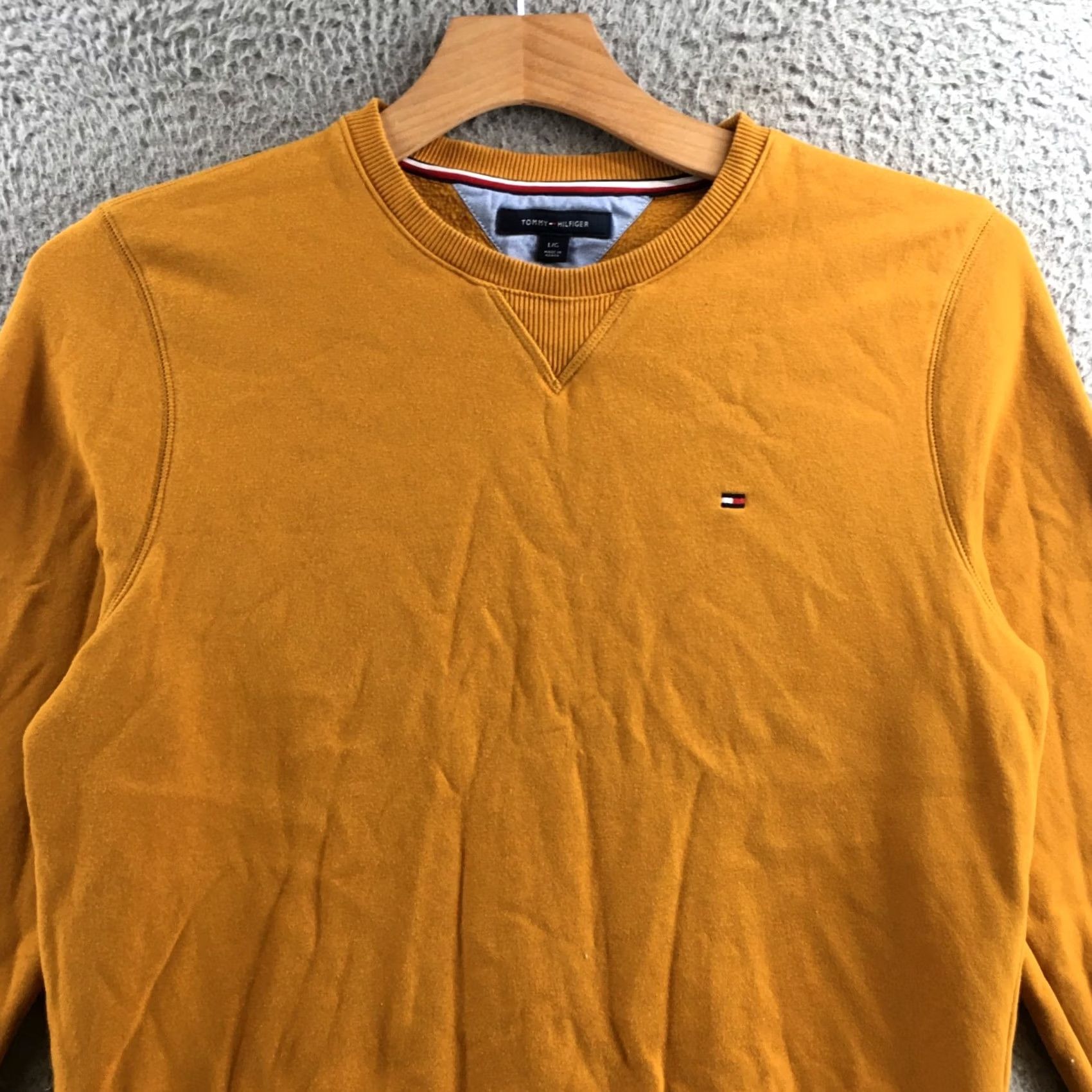 Tommy Hilfiger Tommy Hilfiger Sweatshirt Mens L Crew neck Mustard Yellow Flag Logo Pullover Size US L / EU 52-54 / 3 - 2 Thumbnail