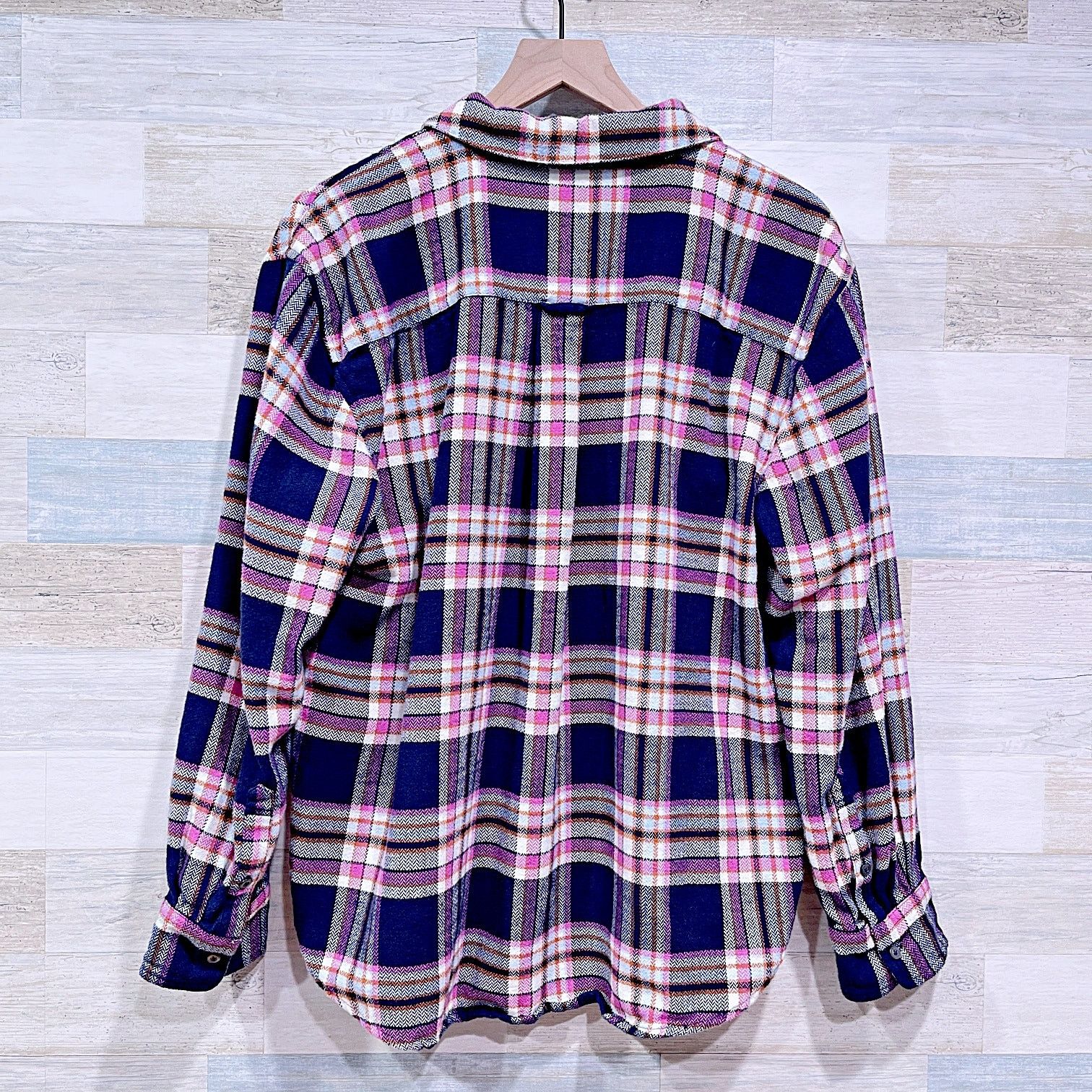 Vineyard Vines Vineyard Vines Flannel Shirt Pink Blue Plaid Womens 14 Size XL / US 12-14 / IT 48-50 - 3 Thumbnail