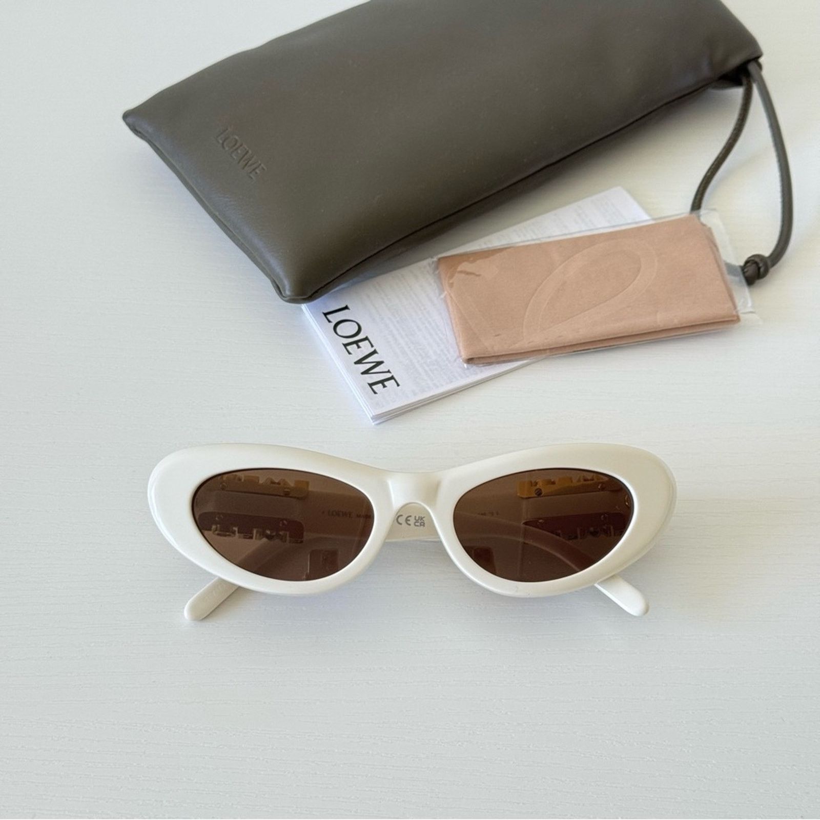 Loewe New! Loewe White Sunglasses LW40156U 25E, Authentic Size ONE SIZE - 8 Thumbnail