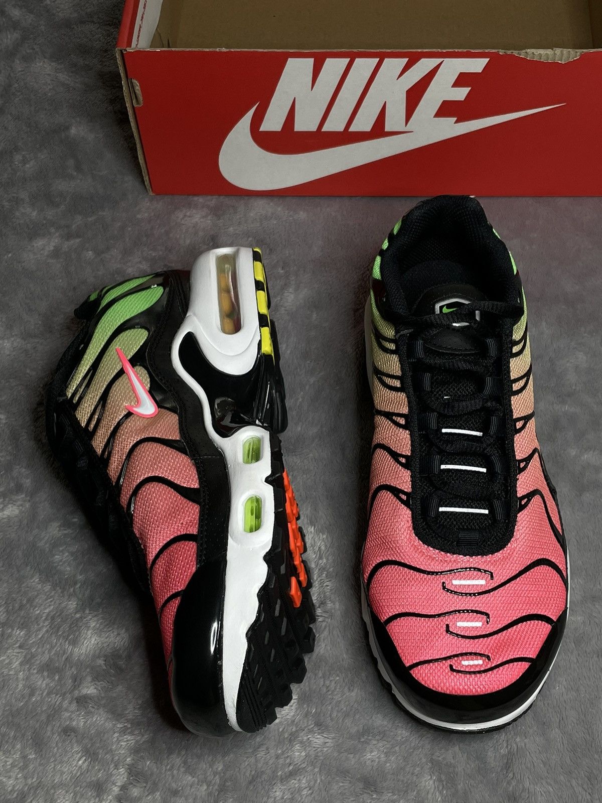 Nike Nike Air Max Plus (GS) Size US 7.5 / IT 37.5 - 3 Thumbnail