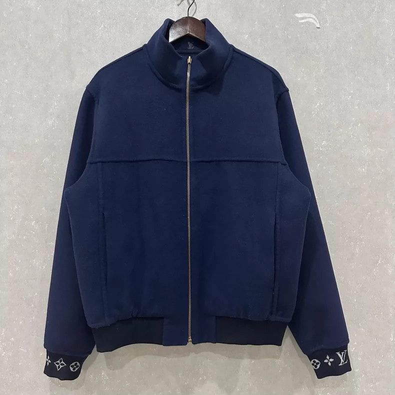 Louis Vuitton Louis Vuitton Dark blue woolen reversible jacket Nextarrow Size US L / EU 52-54 / 3 - 3 Thumbnail