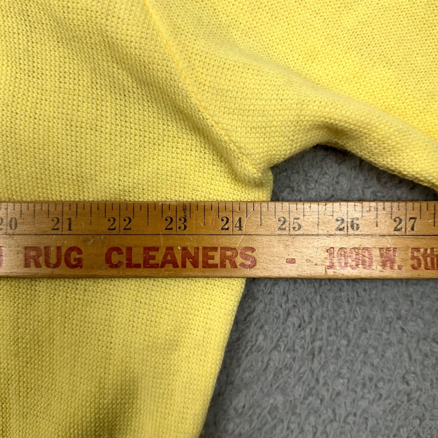 Izod VINTAGE IZOD Sweater Mens L Yellow V-Neck Knit Logo Pullover Long Sleeve Classic Preppy Size US L / EU 52-54 / 3 - 7 Thumbnail
