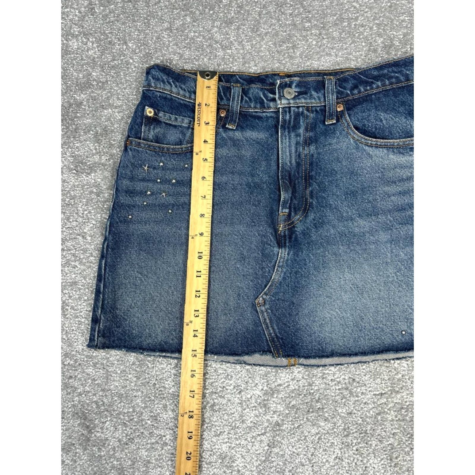 Levi's Levi's Skirt Womens 28 Blue Mini Deconstructed Denim Cotton Beaded Logo Button Pockets Size 28" / US 6 / IT 42 - 3 Thumbnail