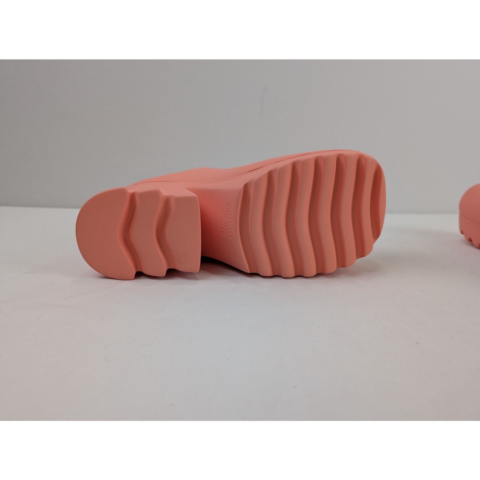Bottega Veneta o1rshd1 Gel Rubber Pump Micro Rubber Boots in flamingo Size US 9 / IT 39 - 12 Thumbnail