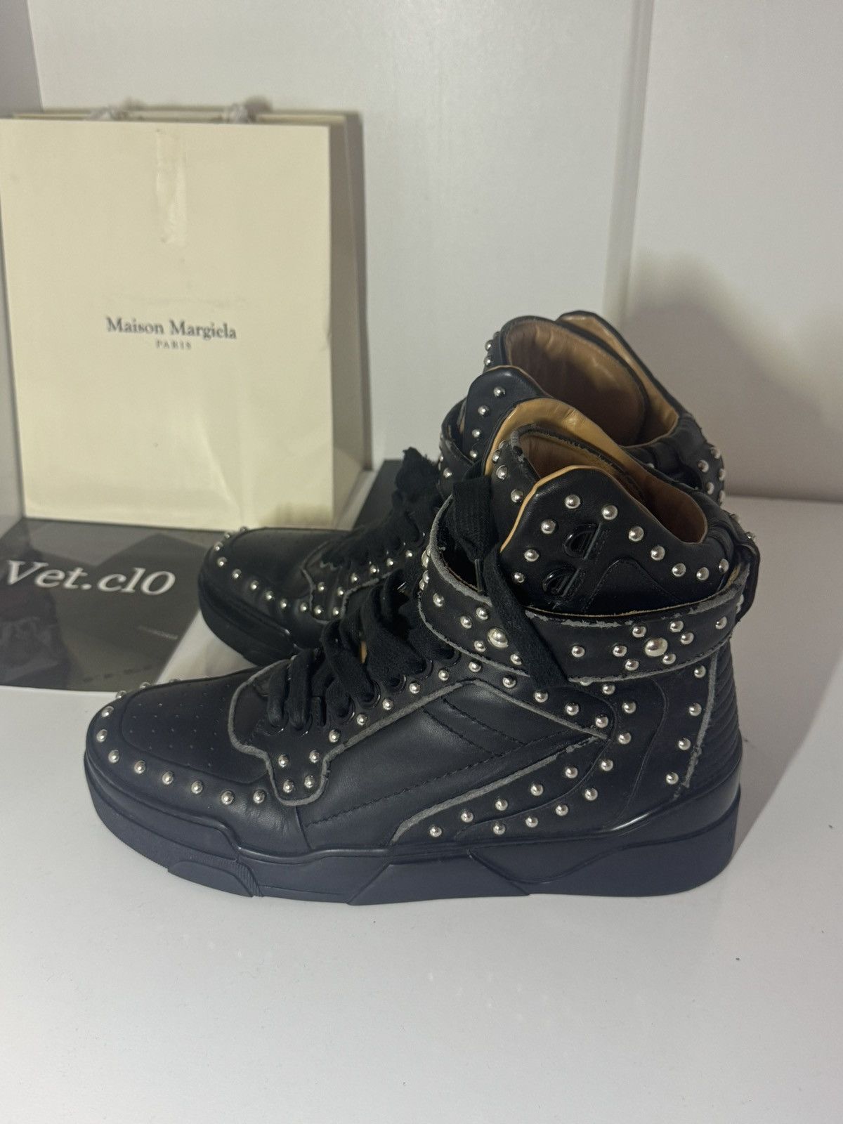 ✅Givenchy shoes high top black 41