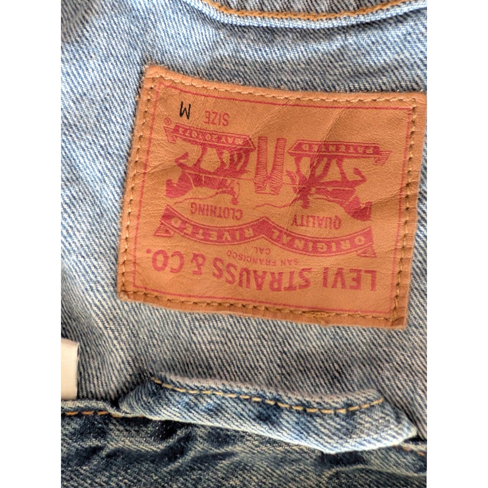 Levi's Levi’s Trucker Denim Jacket M Medium Blue Vintage 100% Cotton Red Tab USA Jacket Mens Vintage USA 90s 00s Size US M / EU 48-50 / 2 - 6 Thumbnail
