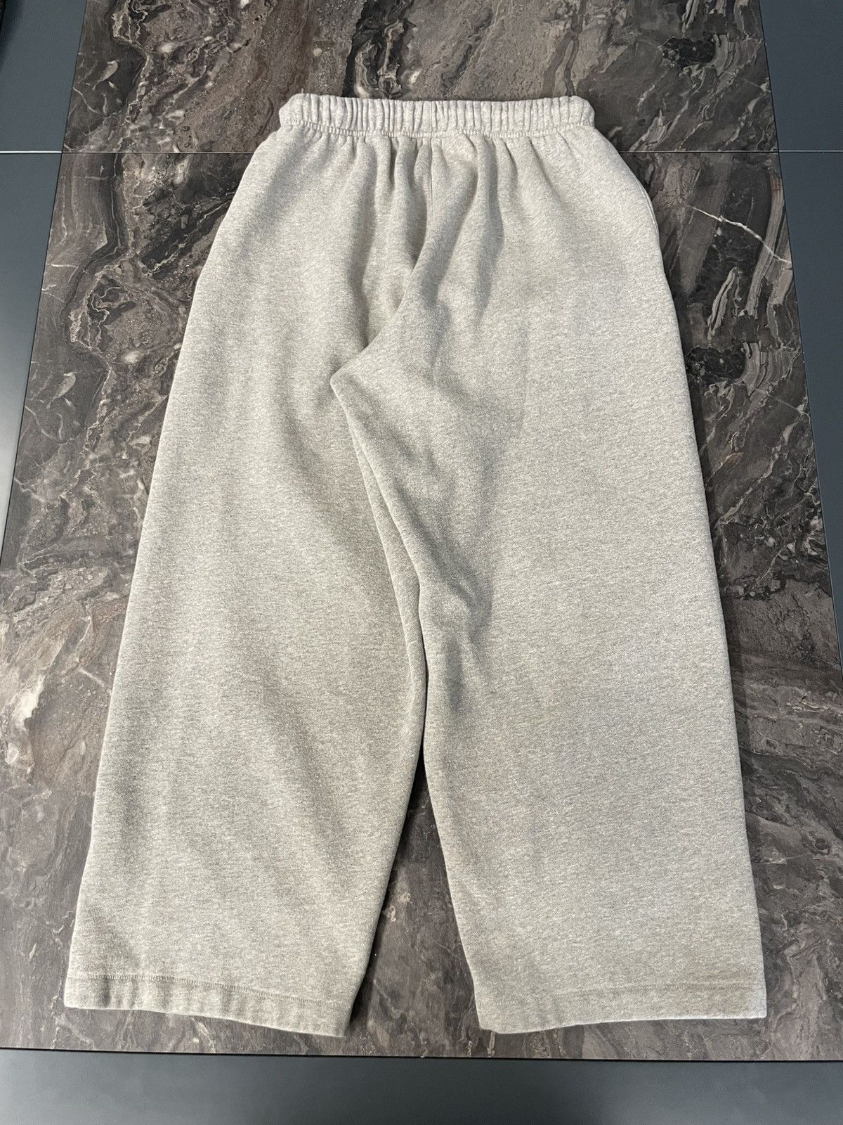 Fear of God essential baggy sweatpants Size US 29 - 2 Thumbnail
