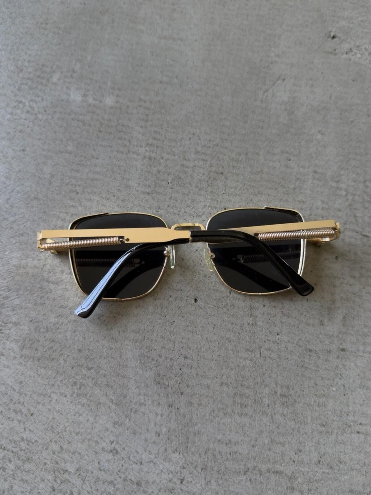 Urban Outfitters Retro Vintage Sunglasses / Gold Black Size ONE SIZE - 5 Thumbnail