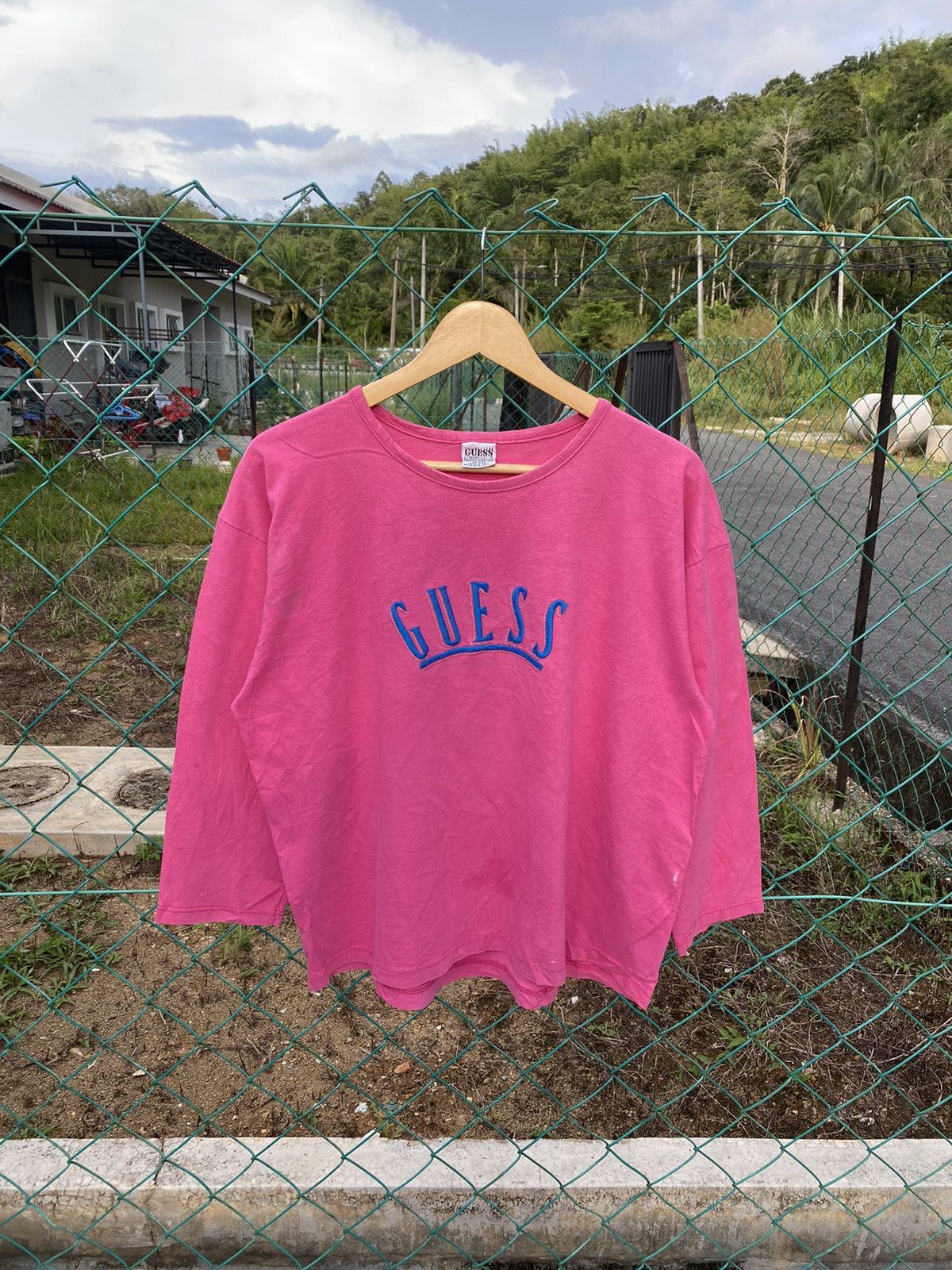 Guess Guess embroidery spellout boxy tshirt Size ONE SIZE - 1 Thumbnail