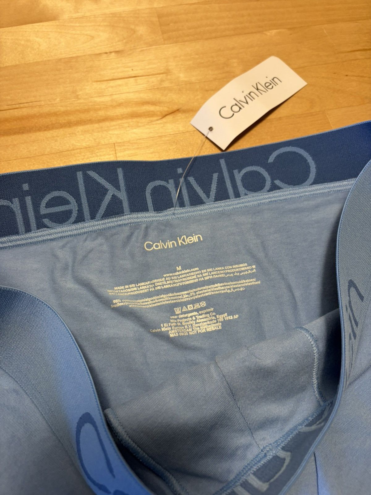 Calvin Klein Calvin Klein BNWT boxer brief blue medium logo waistband Size 32 - 2 Thumbnail