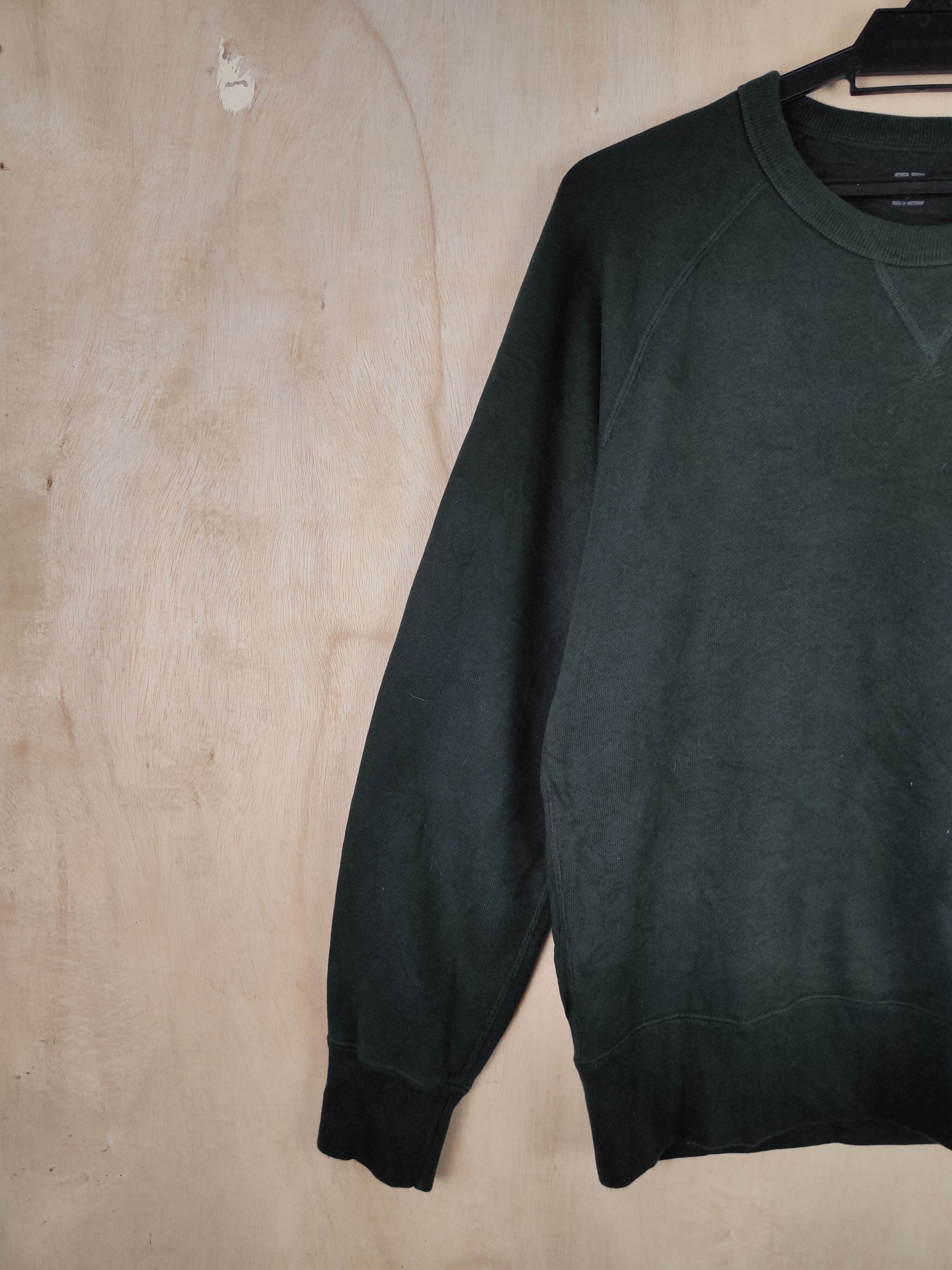 Japanese Brand × Vintage Uniqlo vintage Dark Green Sweatshirts #2598 Size US S / EU 44-46 / 1 - 3 Thumbnail