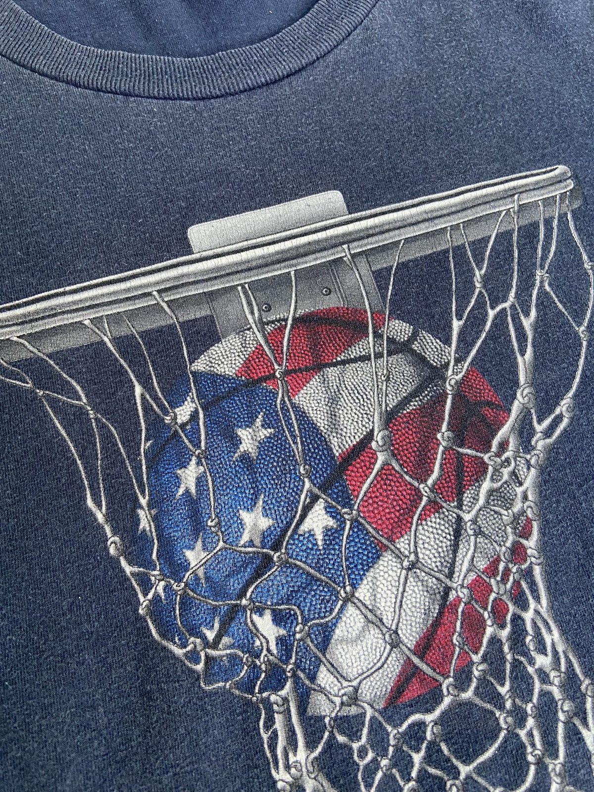 Vintage Vintage basketball an american tradition T shirt Size US L / EU 52-54 / 3 - 3 Thumbnail