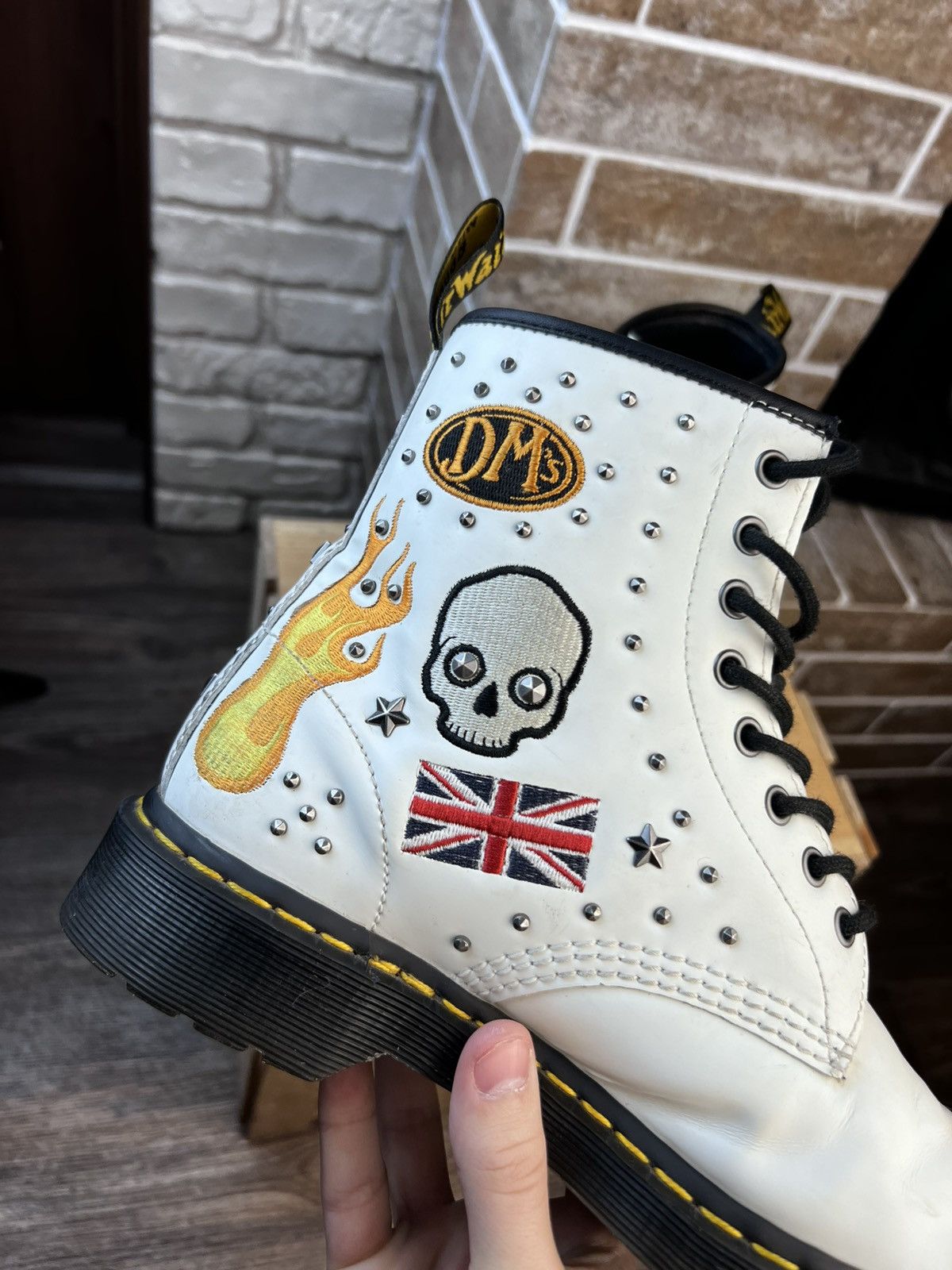 Dr. Martens Dr. Martens White Biker Smooth Boots with Studs Sculls Size US 10 / IT 40 - 7 Thumbnail