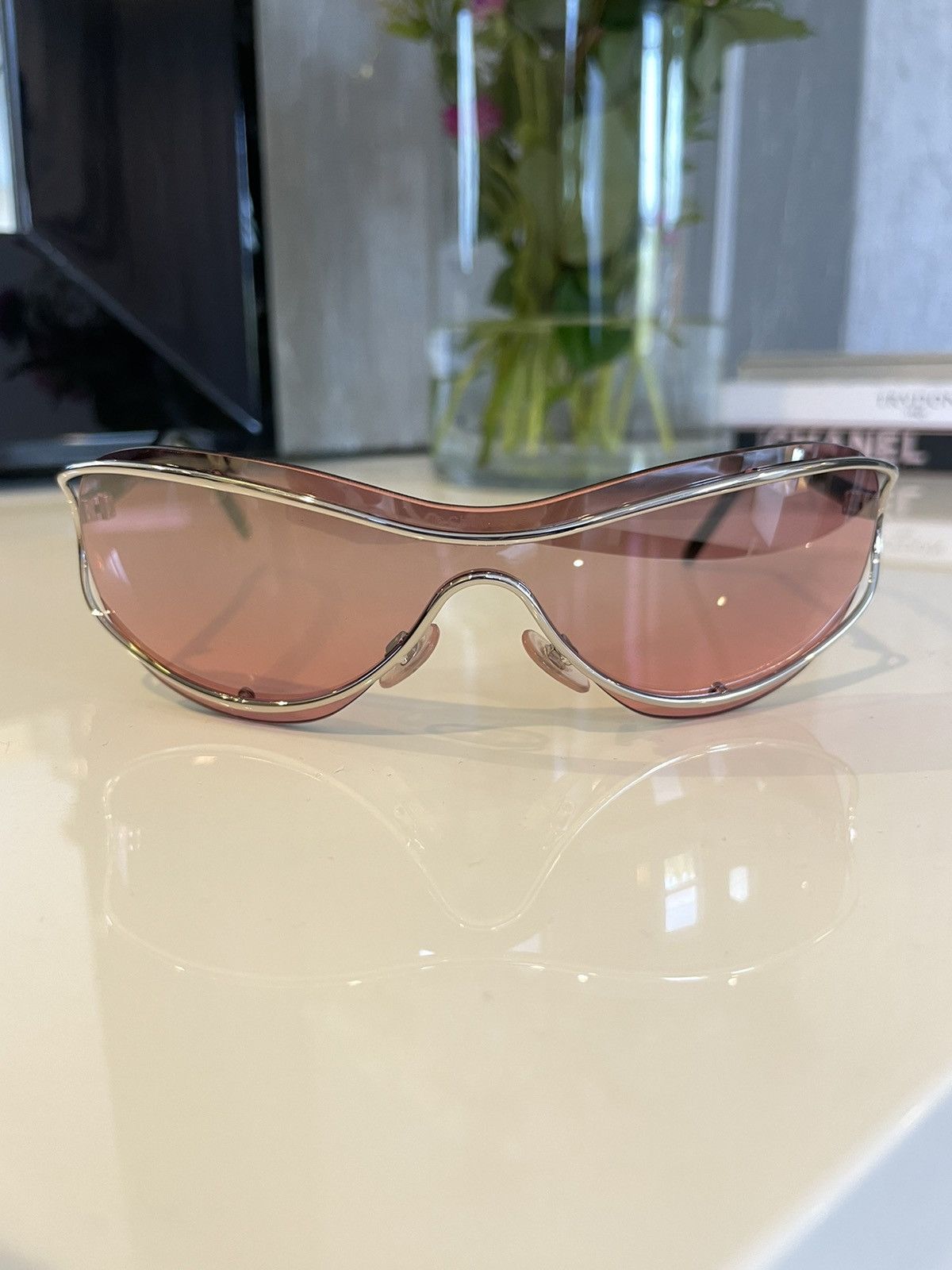 Chanel × Vintage 🔥ULTRA RARE🔥 Chanel Pink Vintage Sunglasses Size ONE SIZE - 3 Thumbnail