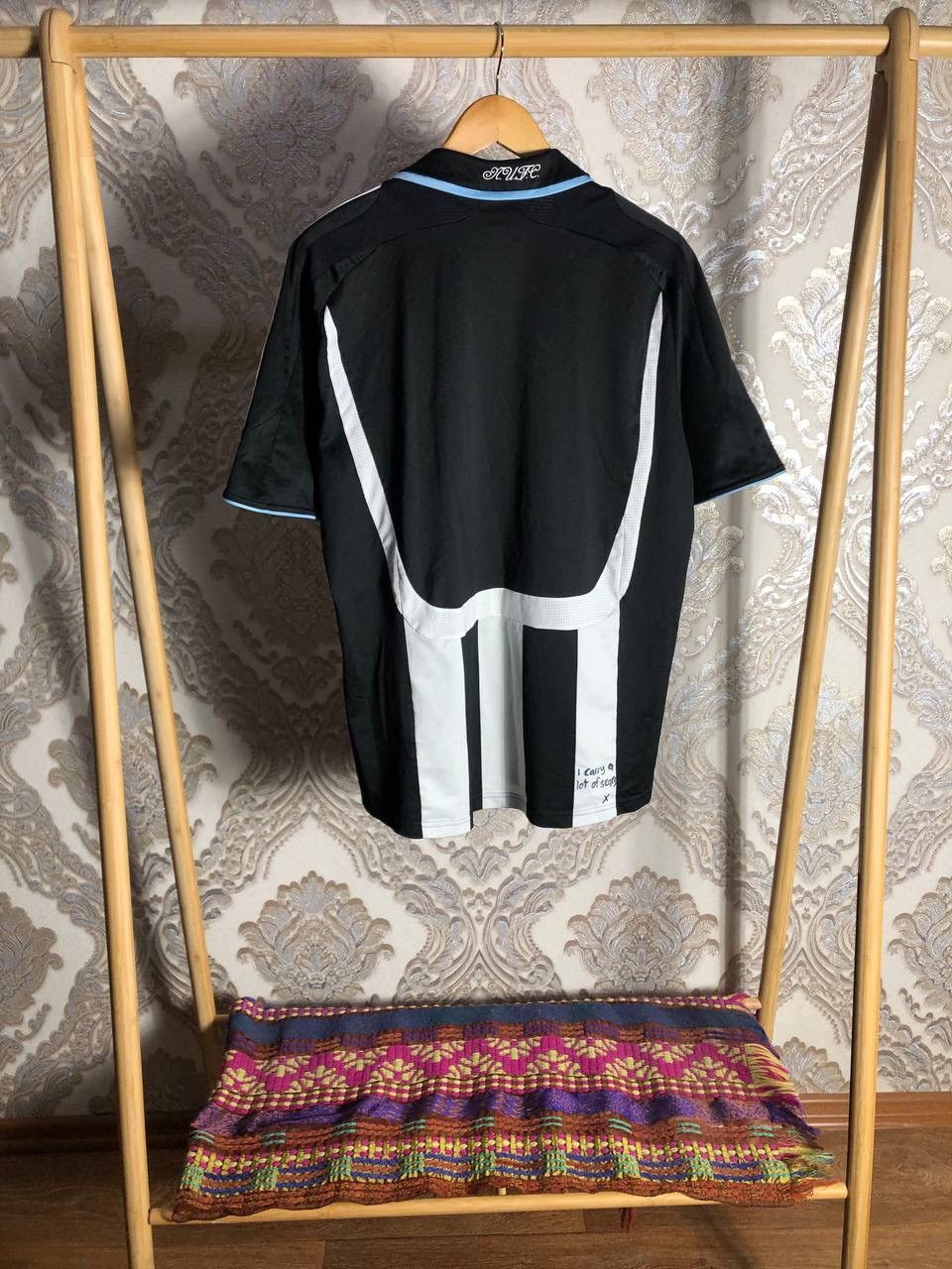 Adidas VINTAGE ADIDAS FC NEW CASTLE UNITED ENGLAND SOCCER JERSEY Size US L / EU 52-54 / 3 - 8 Thumbnail
