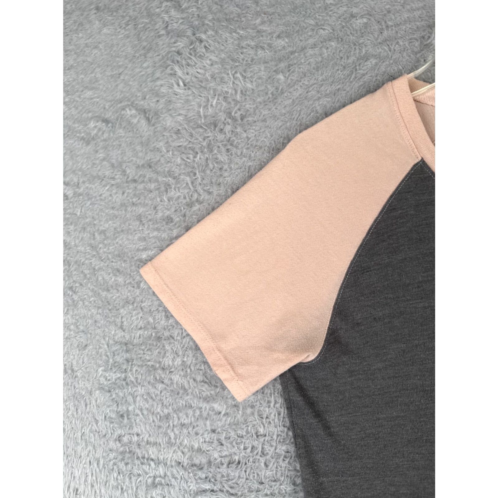The North Face The North Face Shirt Womens Medium Gray Short Sleeve Crew Neck Polyester Blend Size M / US 6-8 / IT 42-44 - 3 Thumbnail