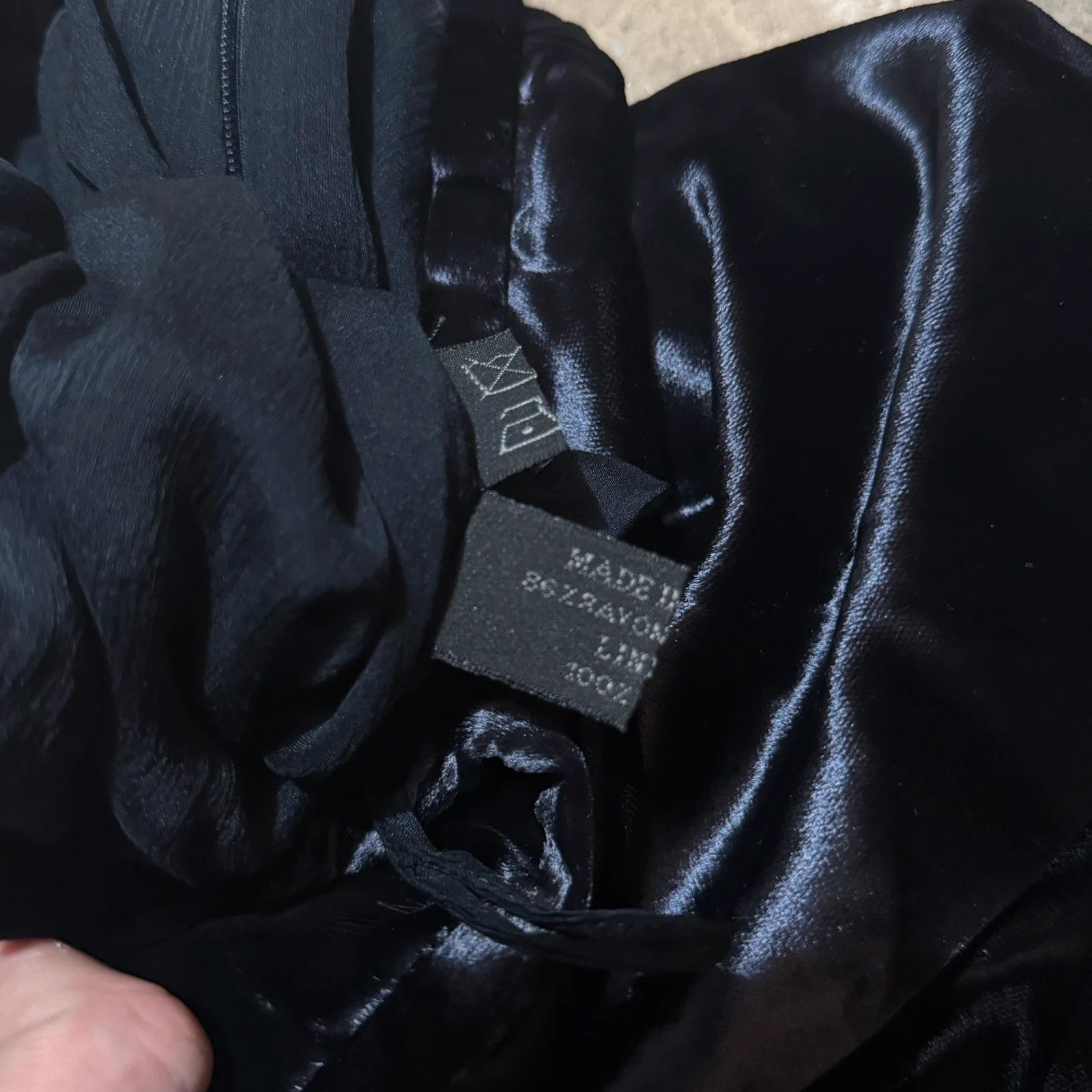 Prada 90s Prada velour velvet skirt Size 27" / US 4 / IT 40 - 4 Thumbnail