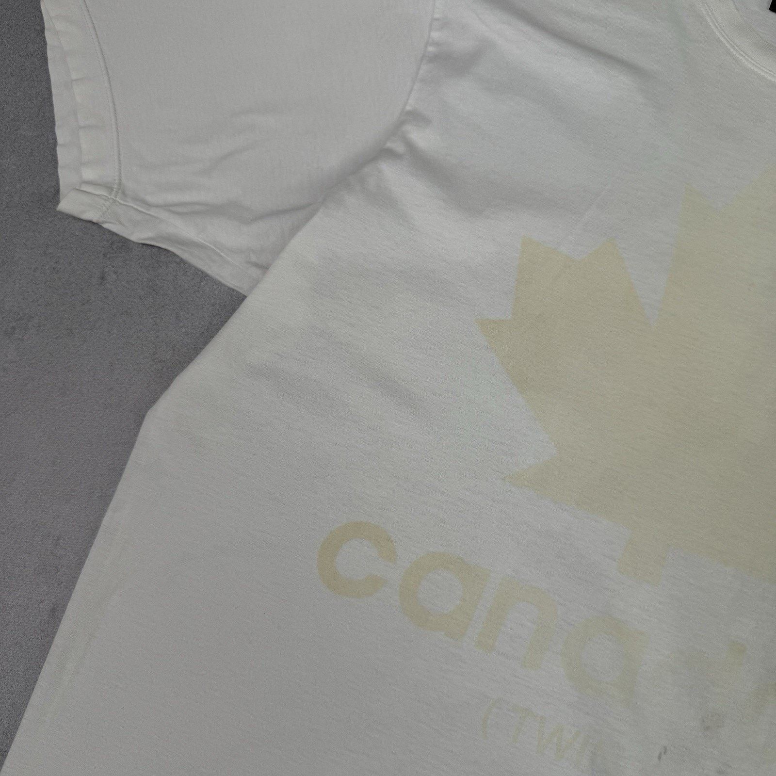 Dsquared2 Vintage Dsquared2 Big Logo T Shirt White Size XL Size US XL / EU 56 / 4 - 7 Thumbnail