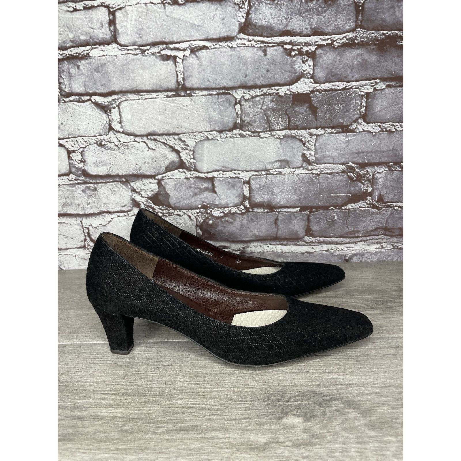 Bruno Magli Bruno Magli Vero Cuoio Black Suede Leather Diamond VTG Heels Size US 7 / IT 37 - 5 Thumbnail