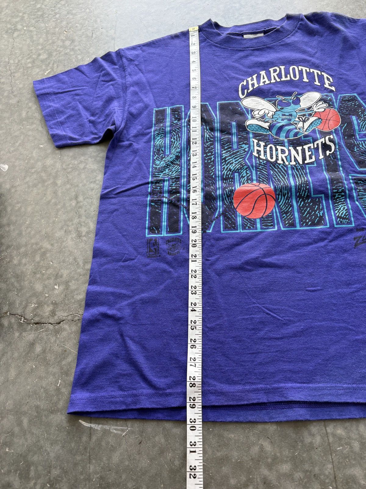 Zubaz Vintage 90s Charlotte Hornets Graphic Tee Size US L / EU 52-54 / 3 - 9 Thumbnail